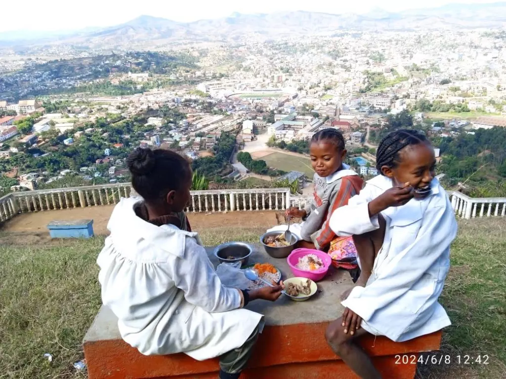 PHOTO-2025-10-16-22-03-10 2